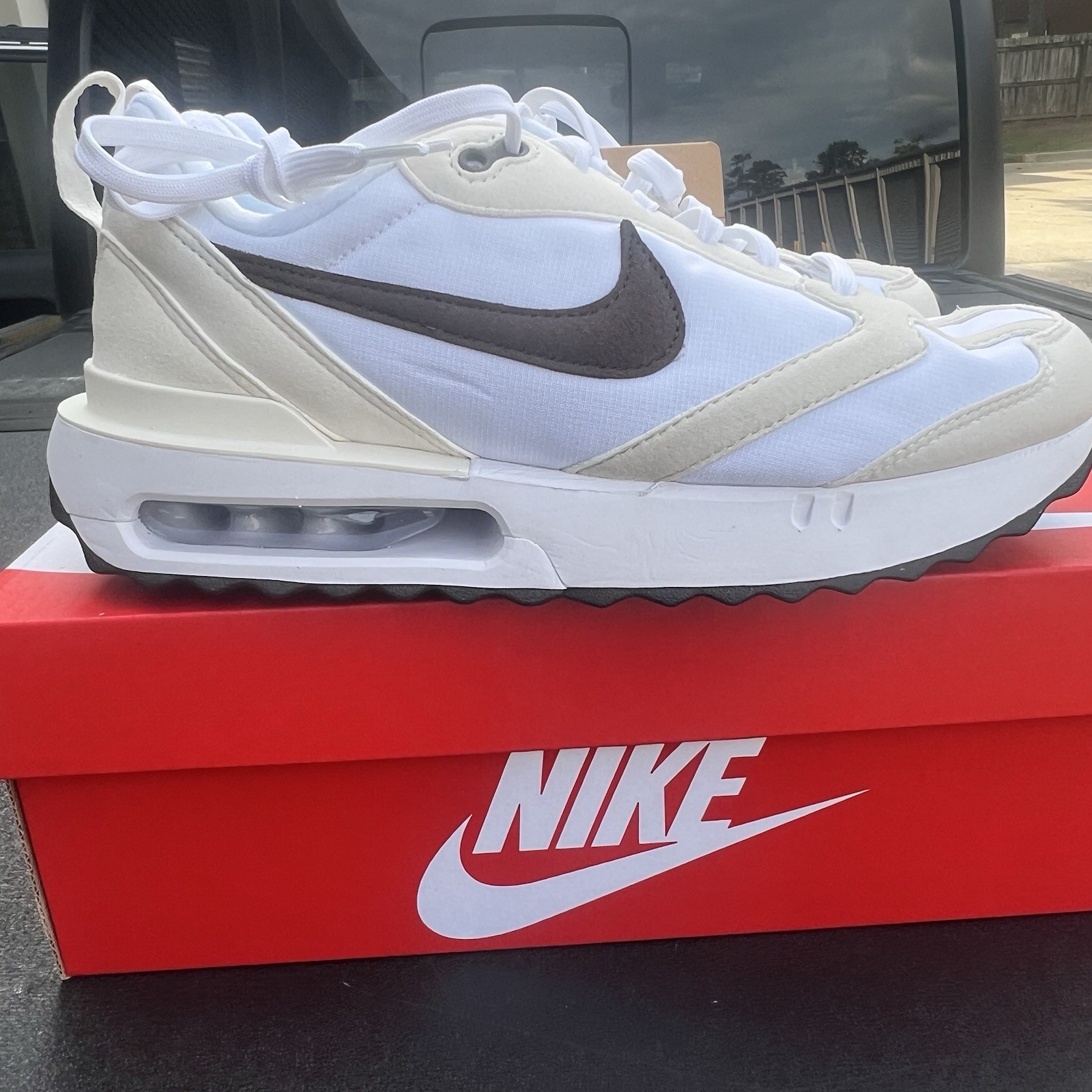Nike Air Max Dawn Women’s Size 9 White Baroque Brown Phantom DC4068-102 New