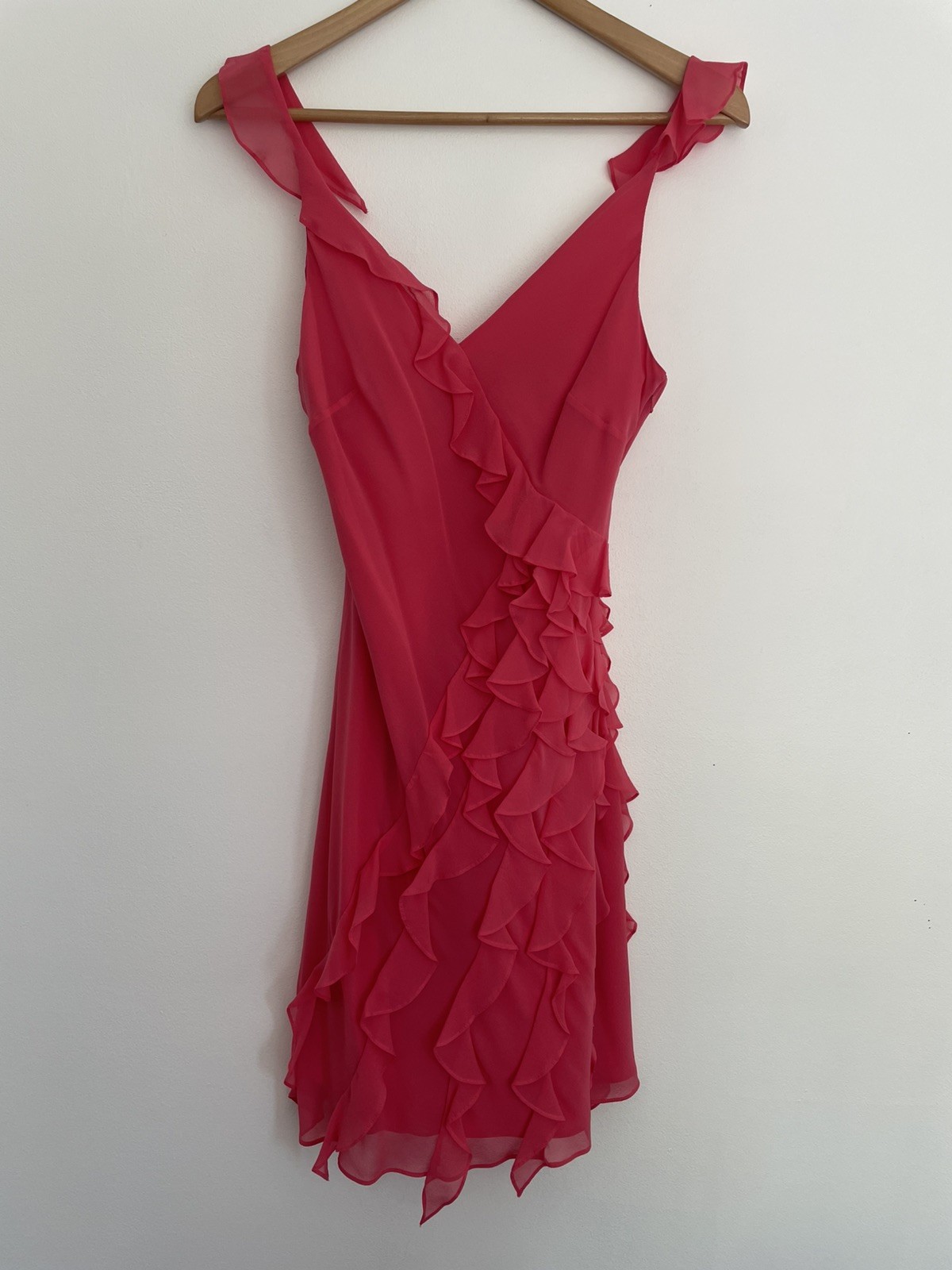 BCBGMAXAZRIA Fushia Pink spaghetti straps/ ruffles Cocktail Dress Women’s Size 6