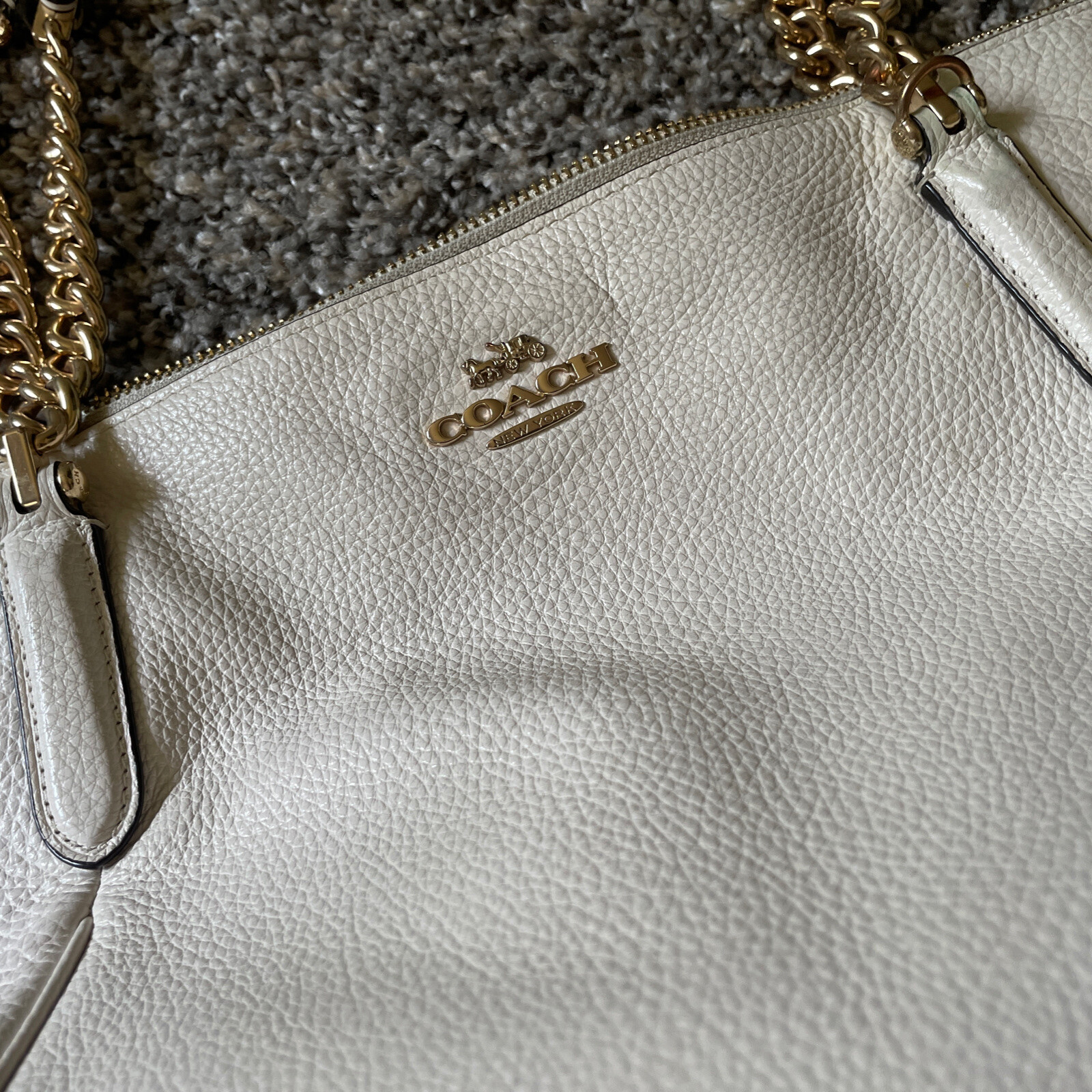 Coach Ava Chain Tote . 100% Genuine Coach Handbag Used White D2032-F87775