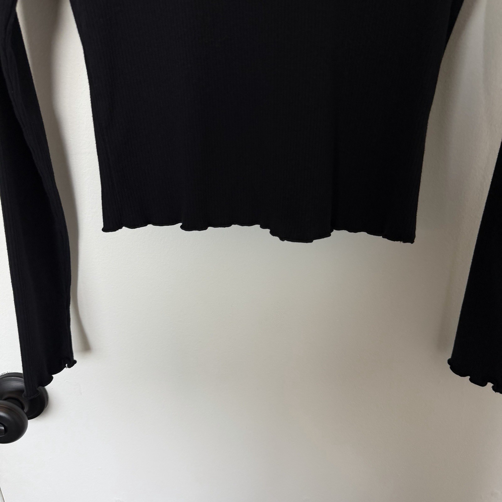 Arizona Jean Company Black Ribbed Long-Sleeve Crop Top