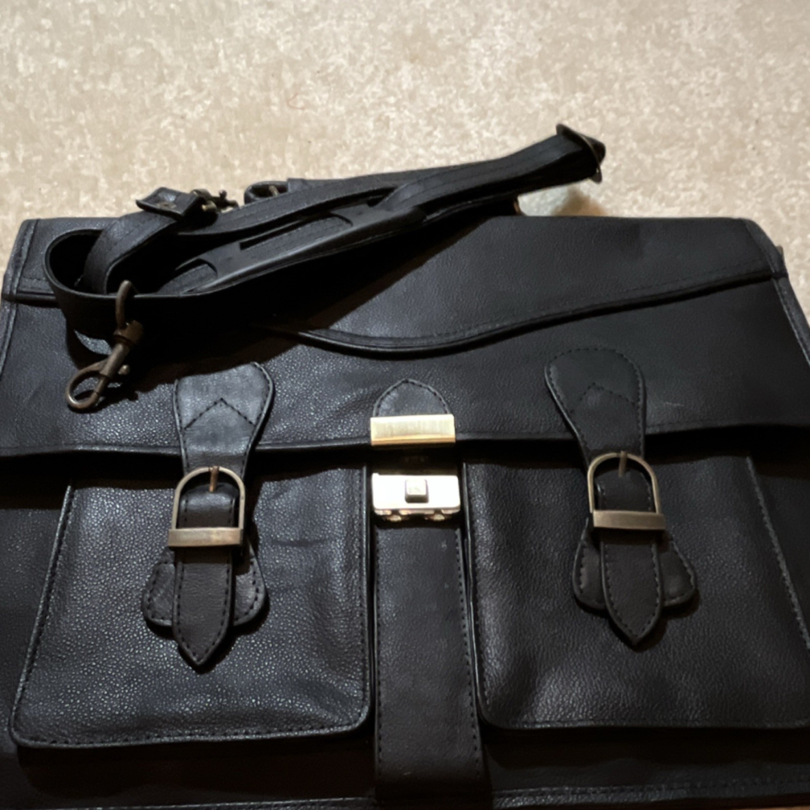 Leather bag with Buckle Zip Push Lock Detachable Strap Inner Outer Pockets