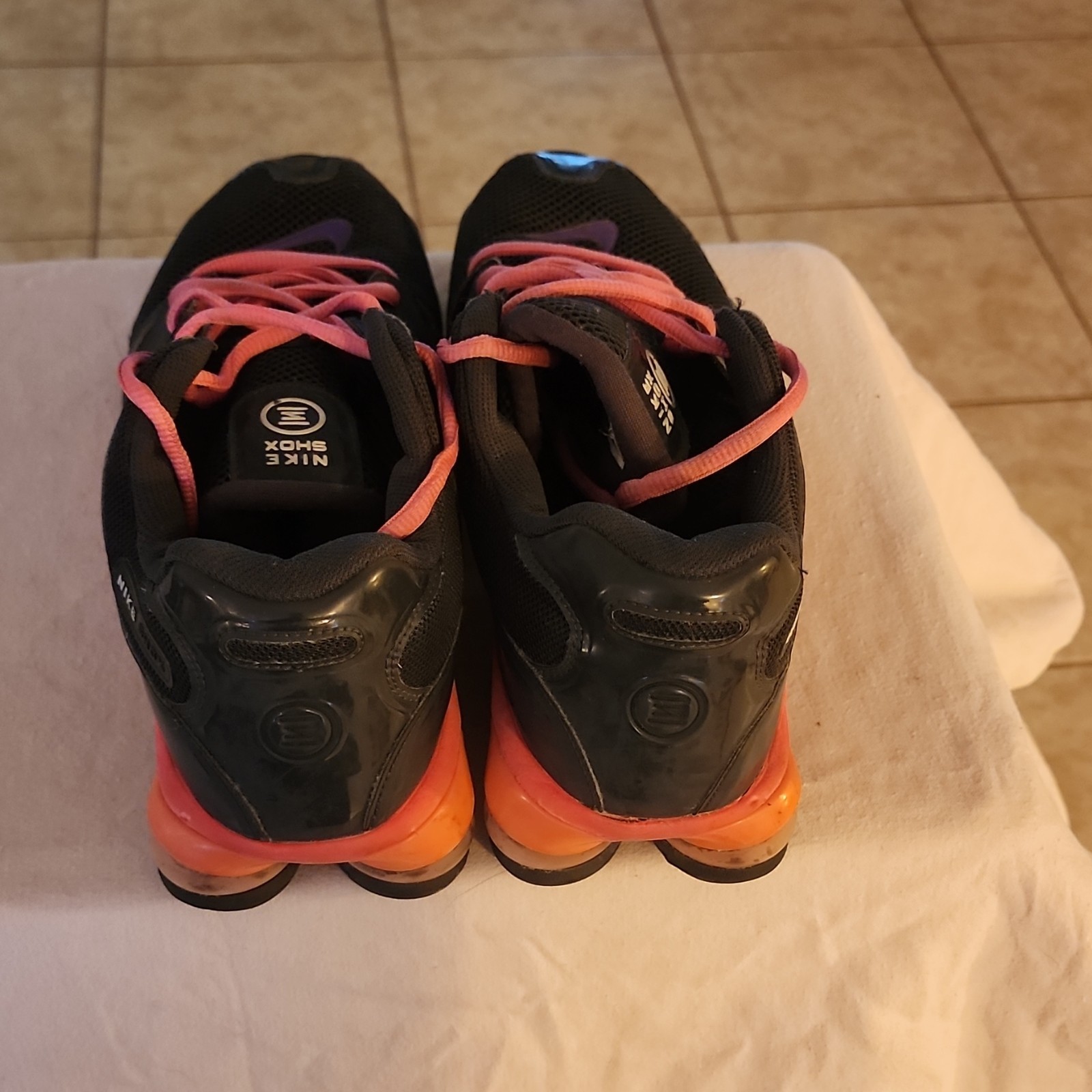 Nike Shox Men’s Black Pink Orange Mesh Breathable Low Top Athletic Sneakers