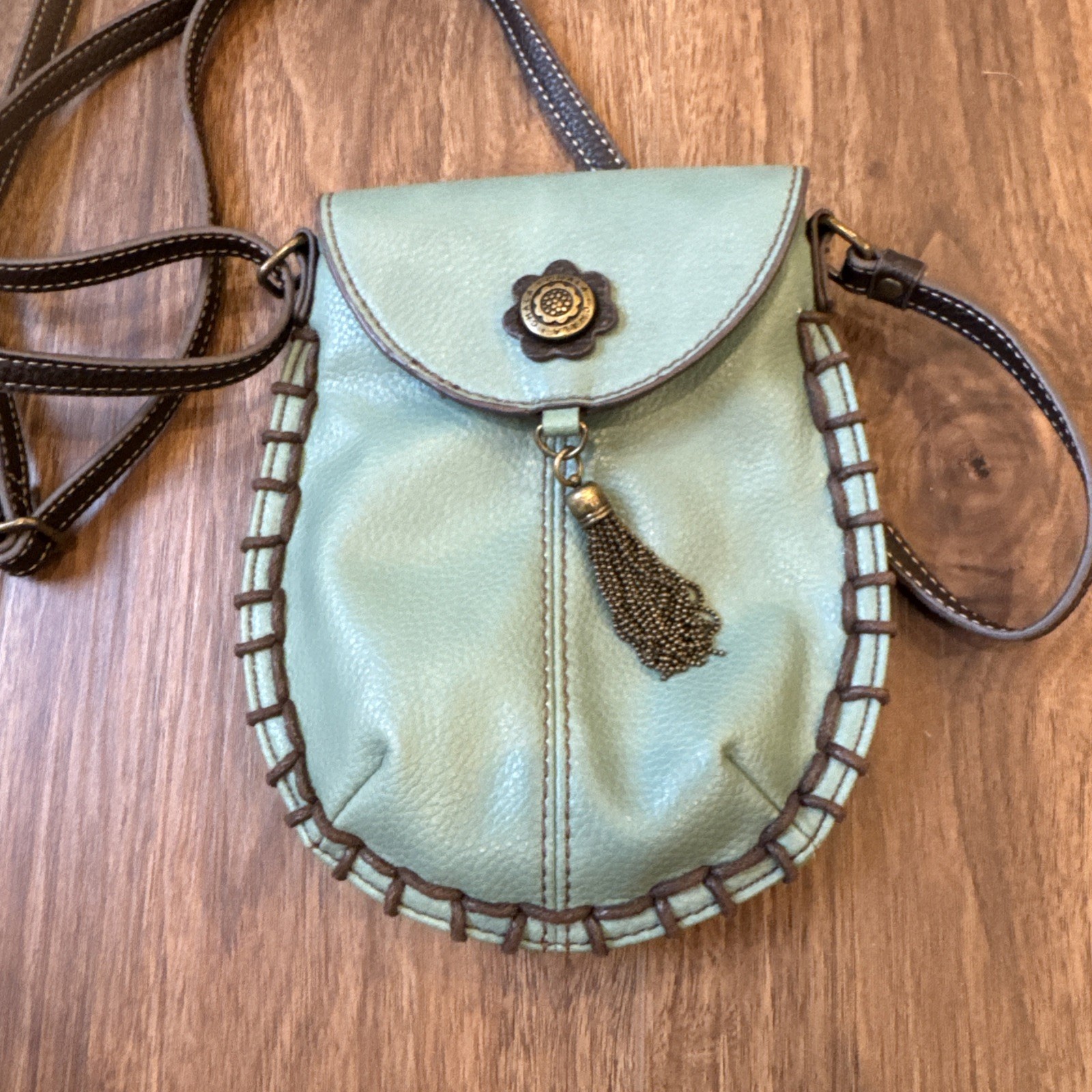 Chala Charming Leather Pouch Crossbody Flap w/metal Tassel, Brown Stitching EUC
