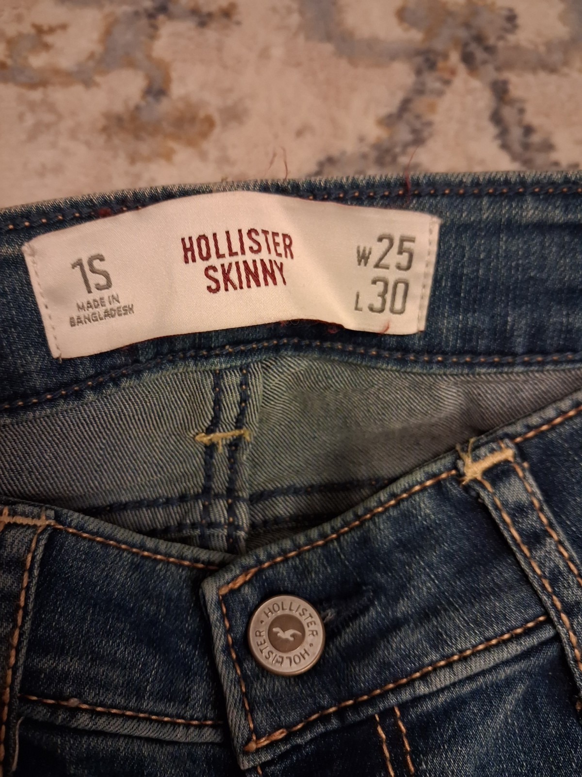 Hollister Women’s Low-Rise Skinny Slim Fit Medium Wash Blue Stretch Jeans 1S