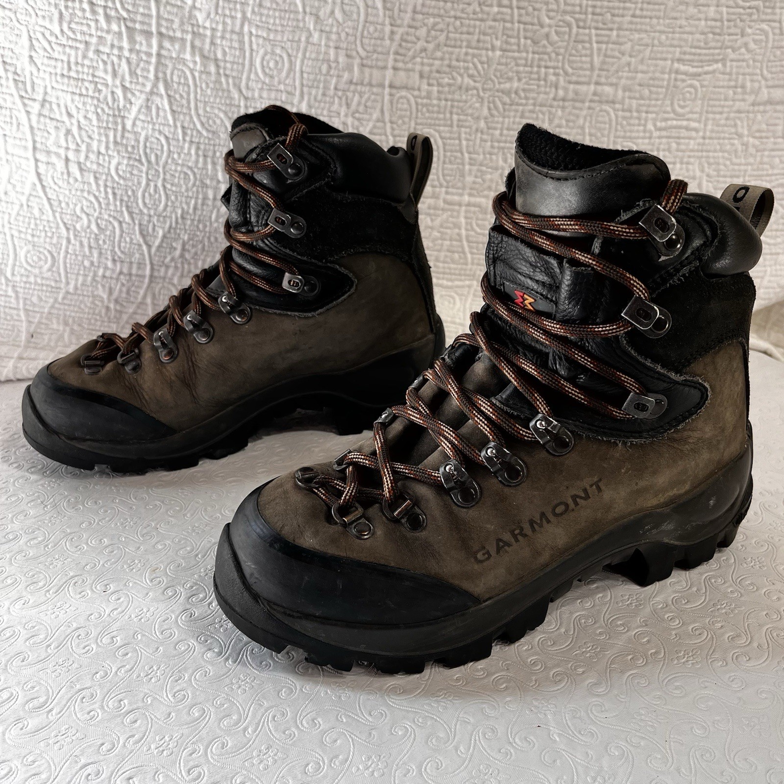 Garmont Dakota Hiking Backpacking Mountaineer Boots Men Size 7 Vintage Y2K Work