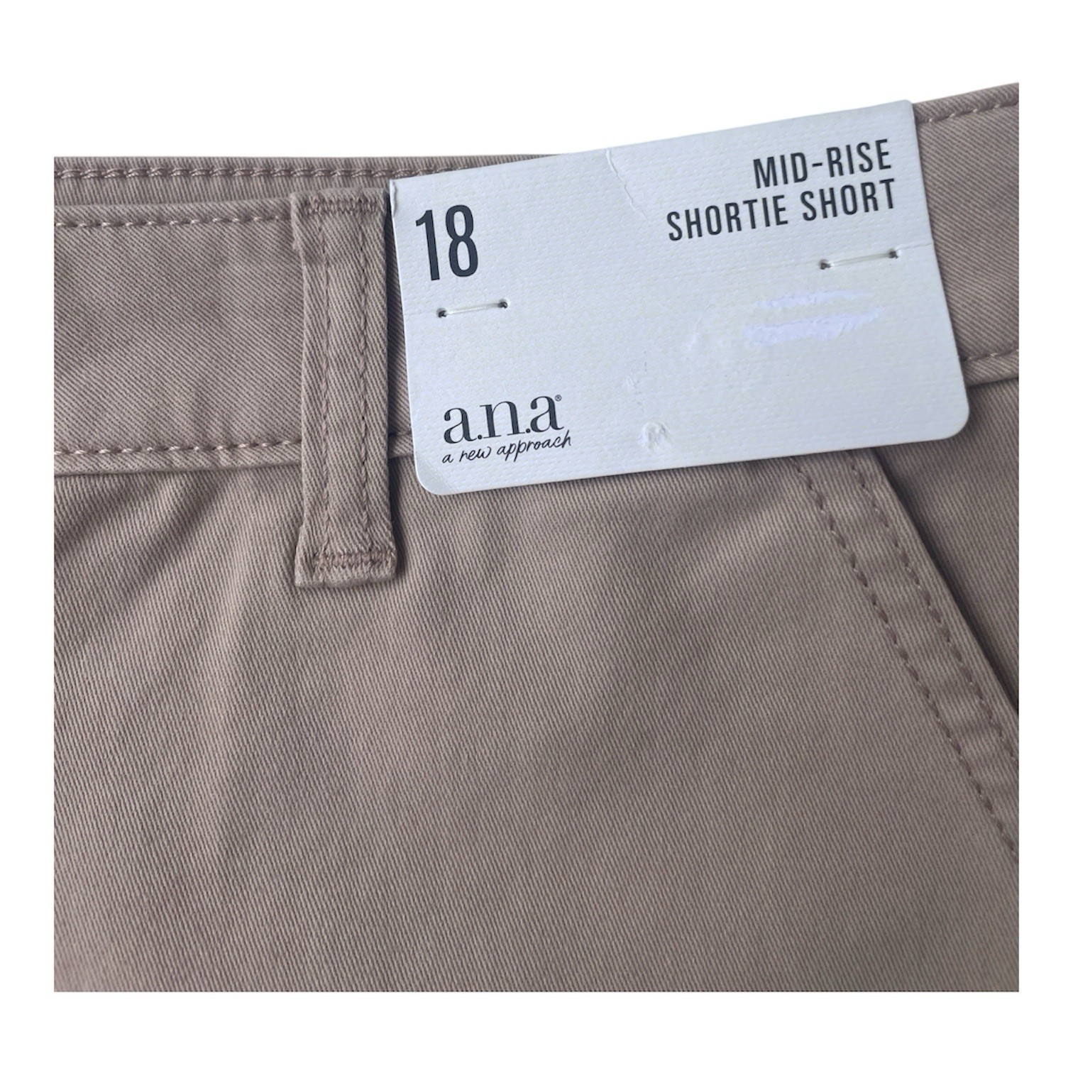 a.n.a. a new approach Khaki Shorts 3.5 Inseam Mid-Rise Pockets Woman Size 18 NWT