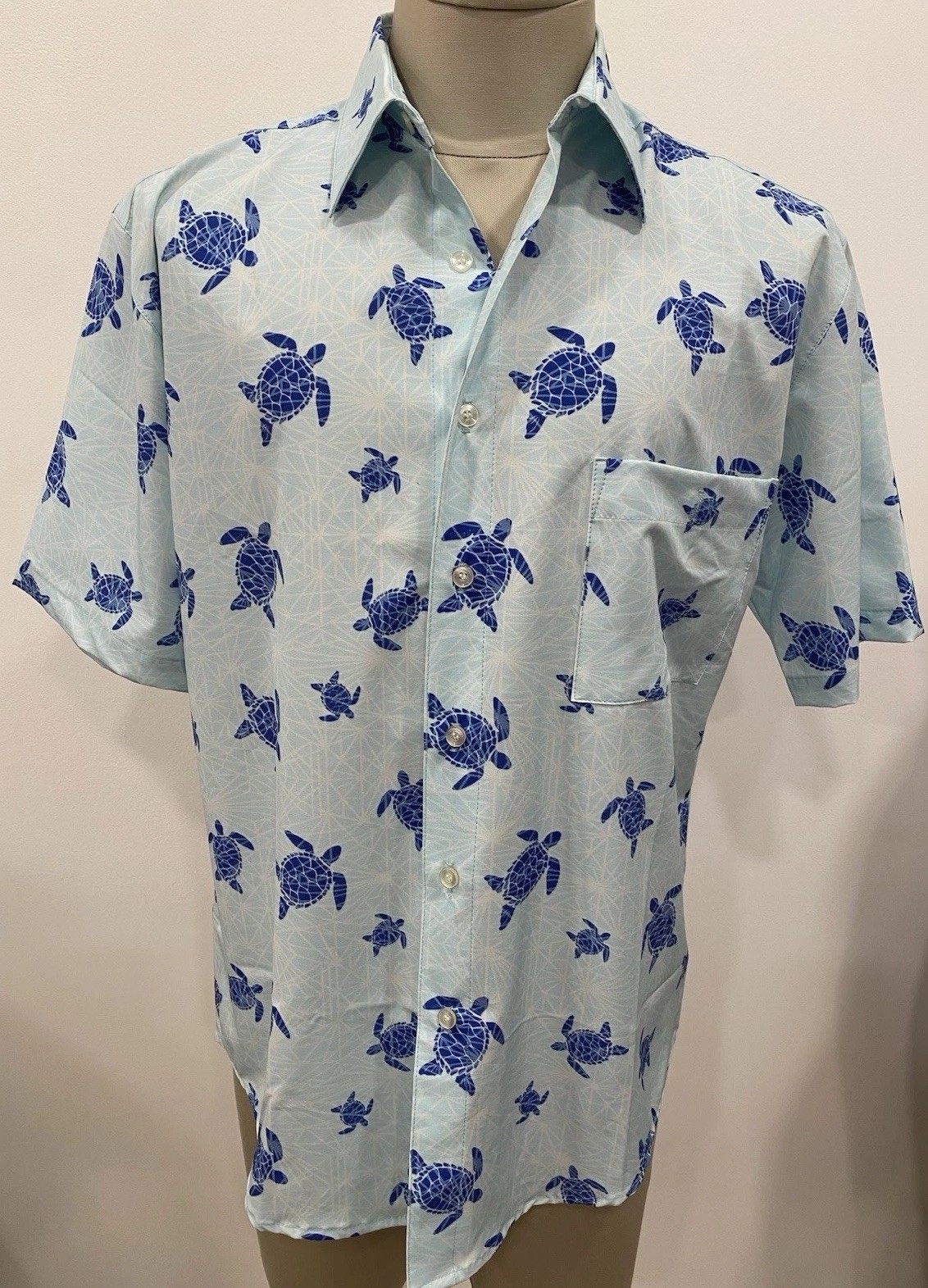 Weekender sportswear beach button down Top Blue turltle print SZ medium