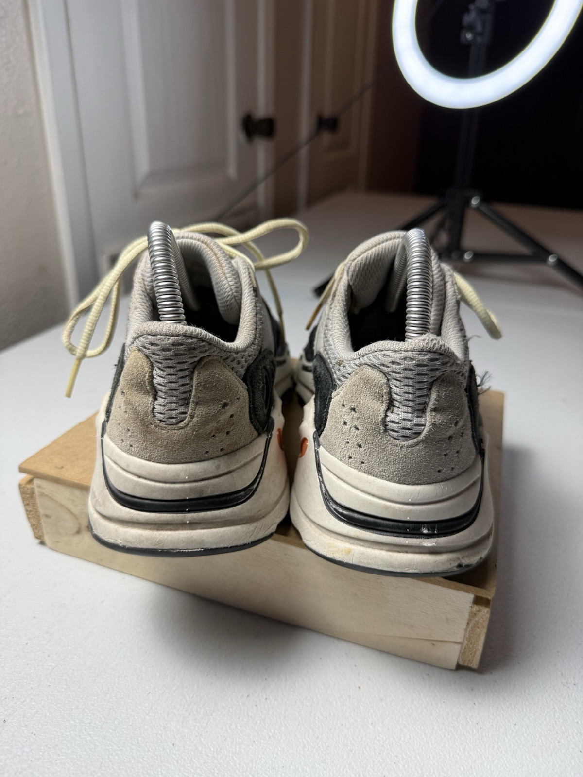 Adidas Yeezy Boost 700 Wave Runner Gray Sneakers Mens Size 4 Used BEAT