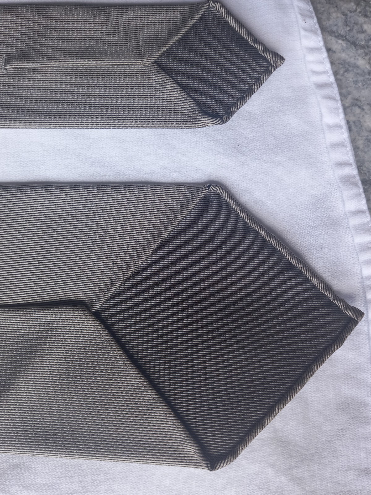 GRAY SOLID COLOR TIE BRAND: HÈRMES, FRANCE