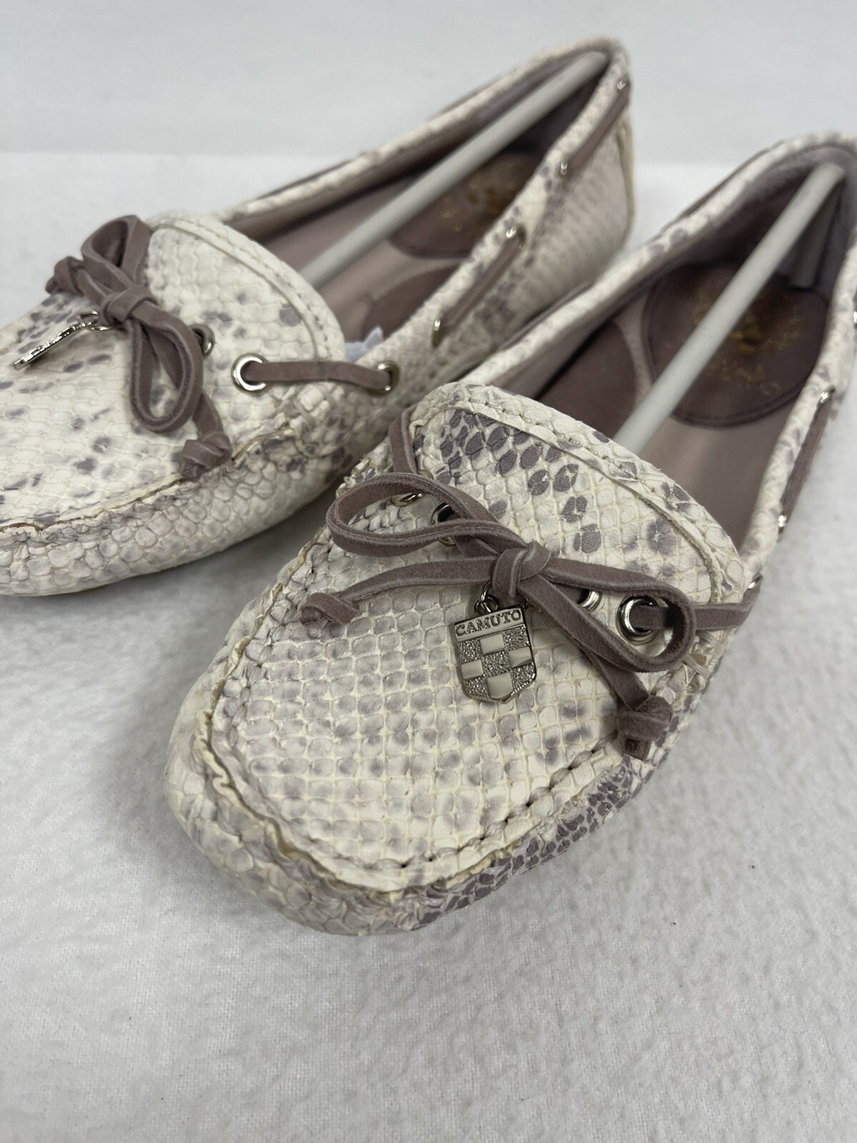 Vince Camuto Pinna Driving Moccasin Flats in Snakeskin Womens Size 5.5 NWT