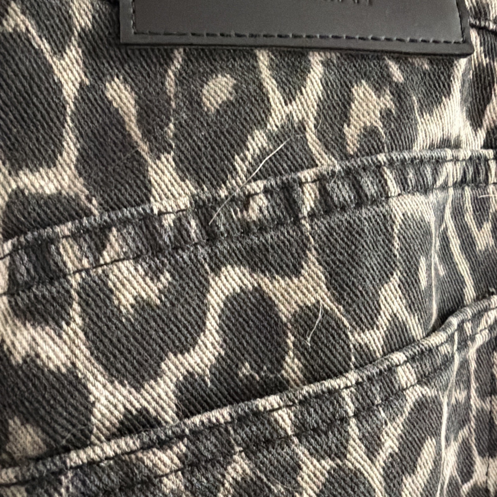 NWT~BoohooMAN Men 32 RELAXED FIT Jeans LEOPARD Y2K Streetwear Denim Pants