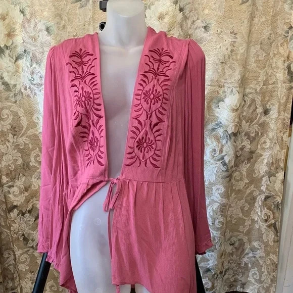 Women’s Cato Pink Embroidered Tunic Top NWOT Mid-Thigh Length Size 18 Large