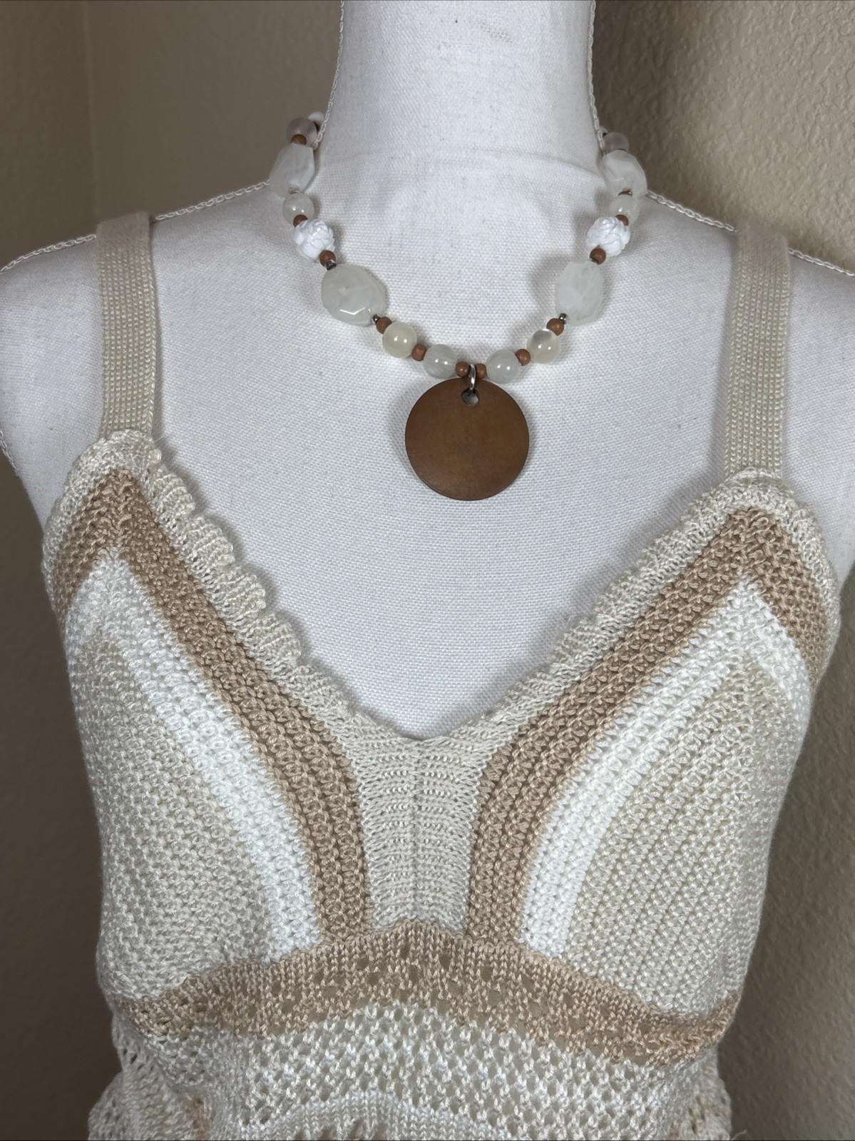 Madden NYC Crochet Knit Strappy Ruffle Elastic Hem Tank Top Womens Sz L
