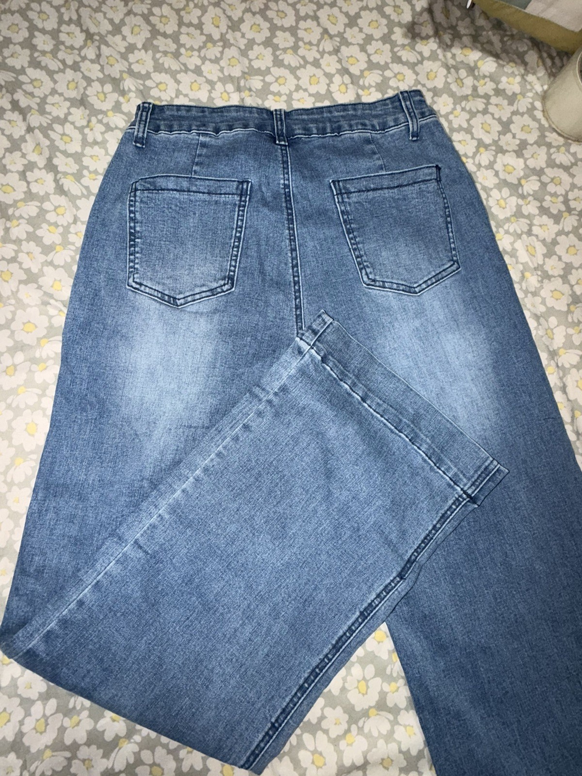 Elleven Light Wash Patch Pocket Wide-Leg Jeans – Size 8