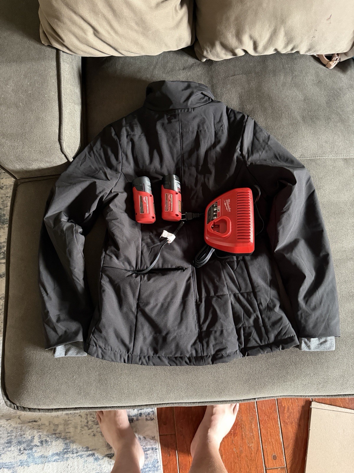Milwaukee M12 Heated Gear M With 2 Batteries And Charger