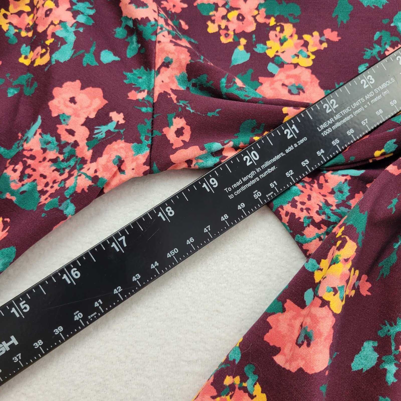 LL Bean Womens Pima Cotton Turtleneck Size Small Top Burgundy Floral 512331
