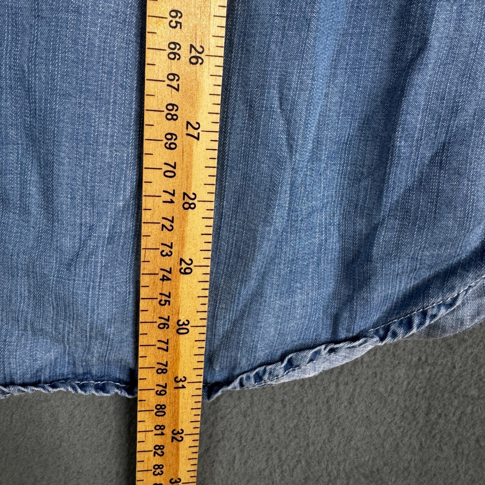 Chicos Women’s Size 1 Blue Button Down Denim Chambray Roll Tab Tunic Shirt
