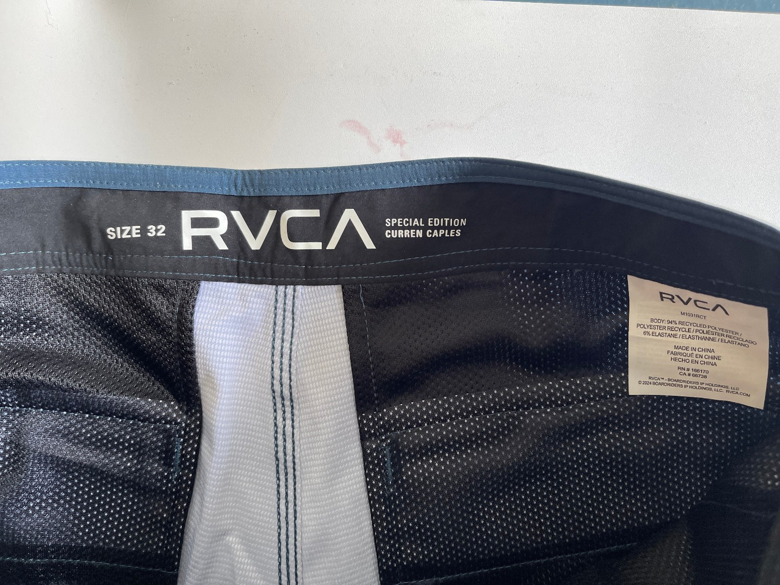 NEW wTAGS, $60 RVCA Swim Trunks, 18″ Mens, Navy/Gold Pinstripe, Drawstring/Zippr
