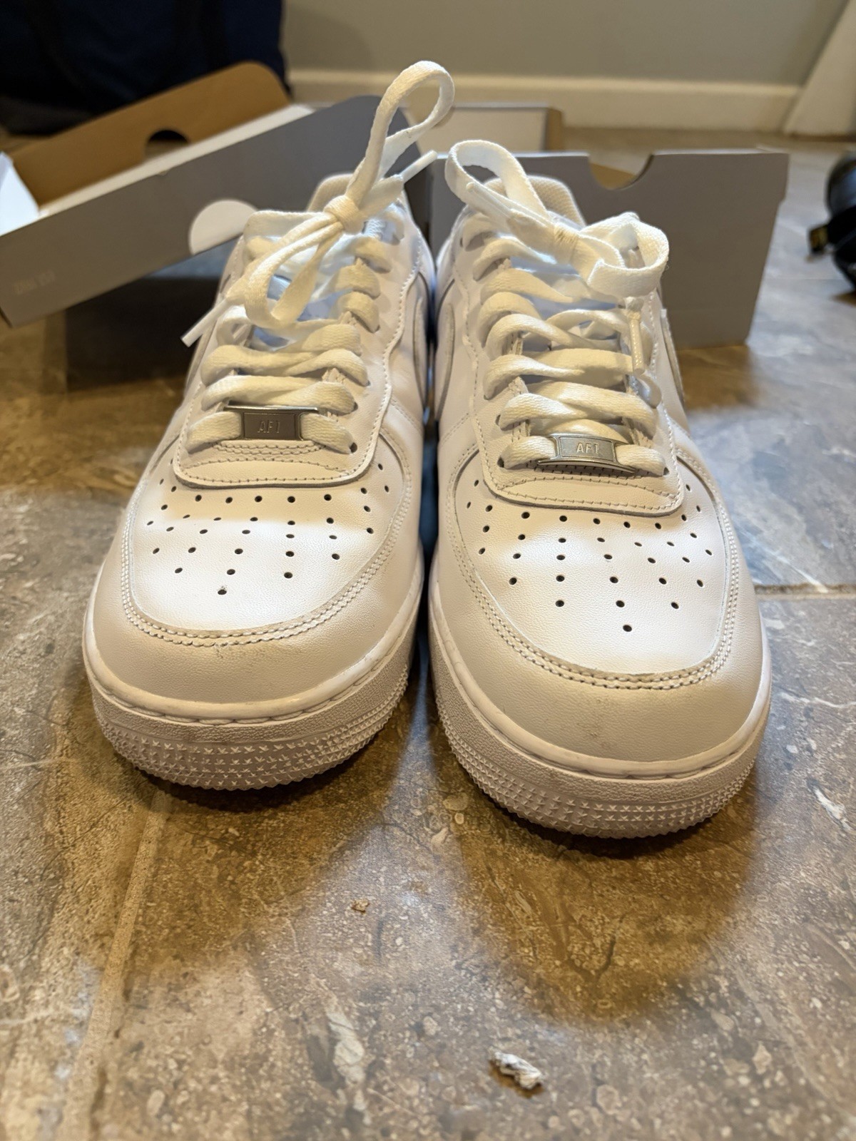Nike Air Force Size 9.5 1 ’07 Low Top Triple White Men’s Sneakers CW2288-111