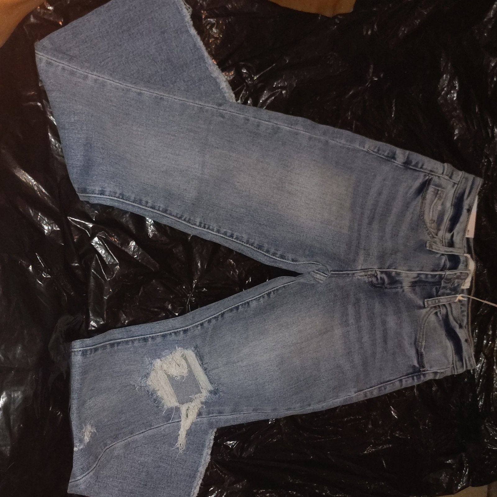 Vervet Women’s Distressed Jeans Light Wash Blue Denim 5-Pocket Button Zip