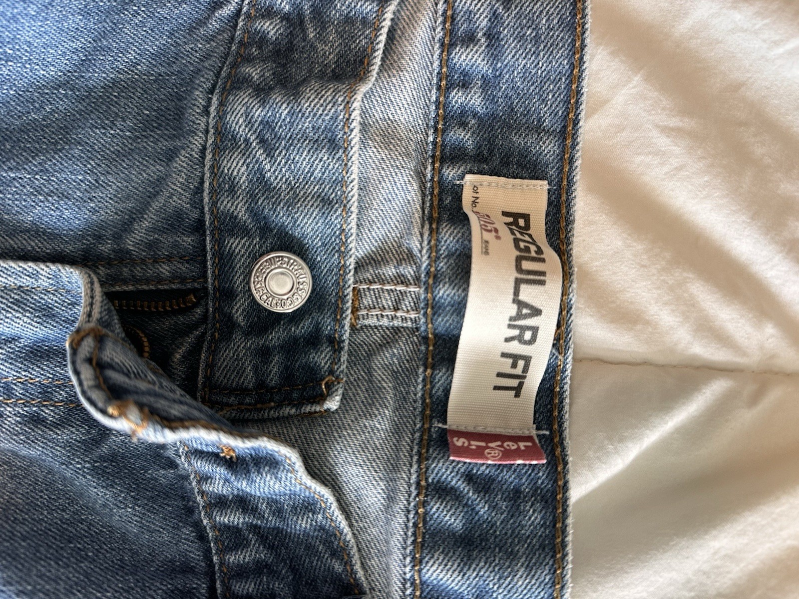 Levi’s 505 Men’s Regular Fit 38×30 Straight Leg Mid Rise Blue Denim Jeans