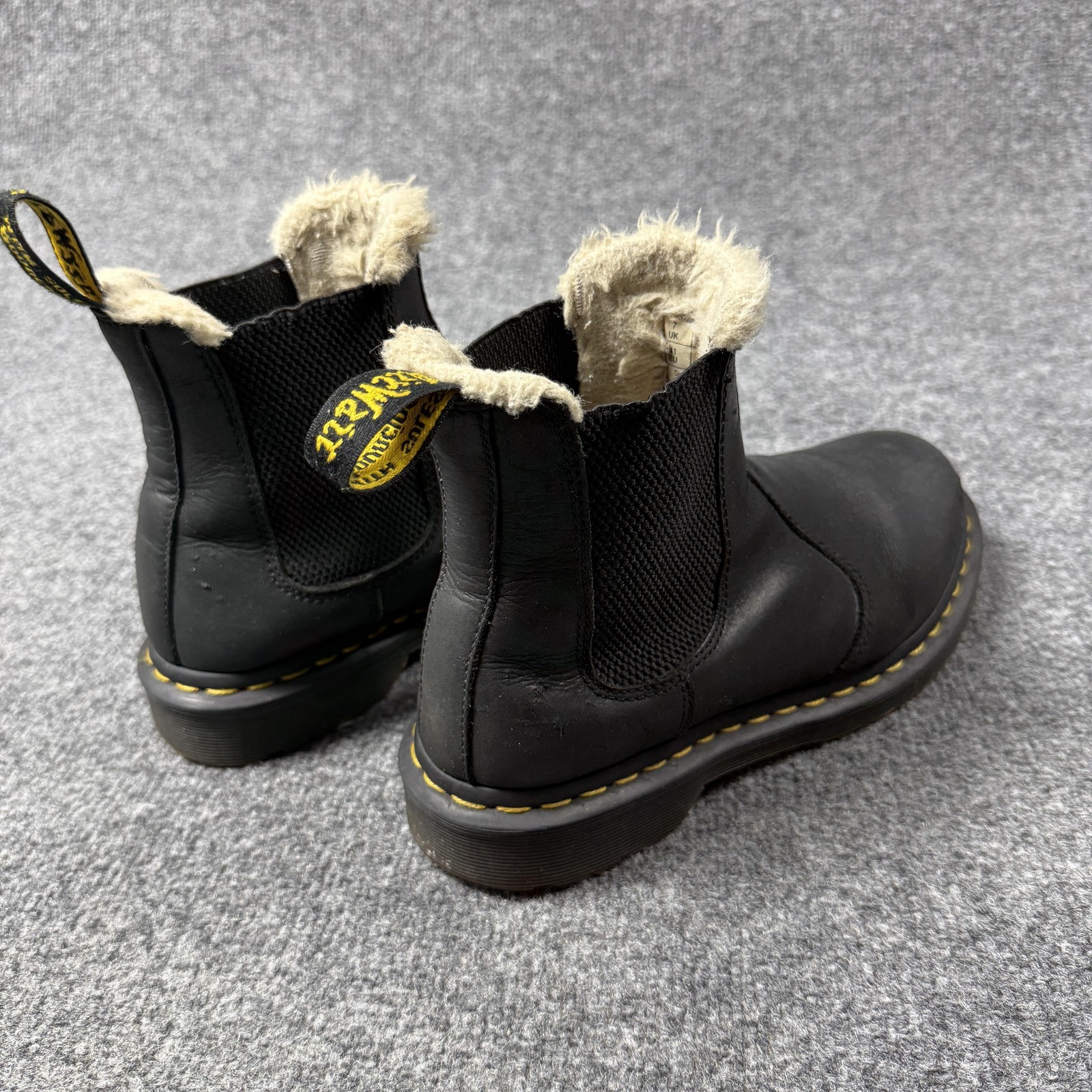 Dr. Martens 2976 Leonore Boots Womens Size 9 Black Fur Lined Chelsea Ankle