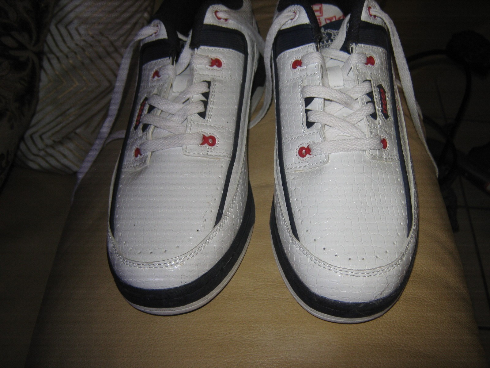 Troop sneakers slick series size 11 NEW
