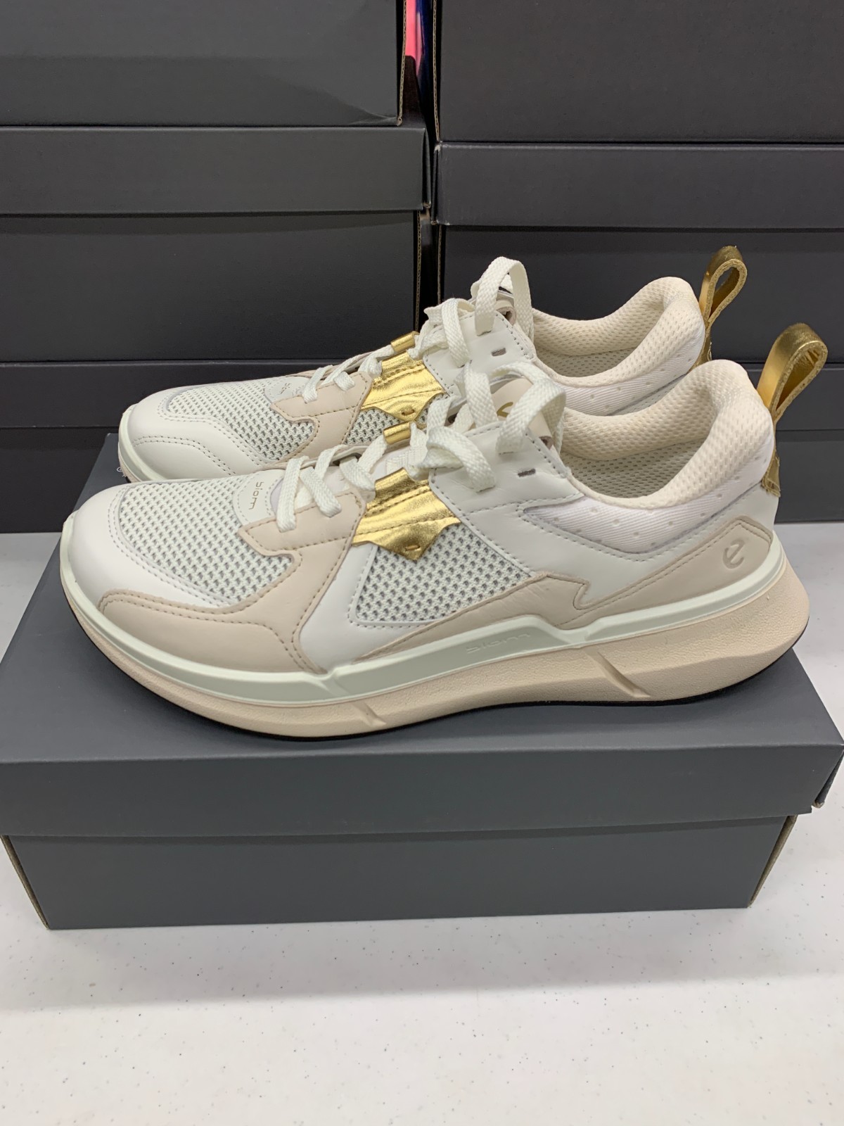 ECCO BIOM 2.2 Leather Sneaker Women’s 38 39 40 41 42 White Limestone Shoe