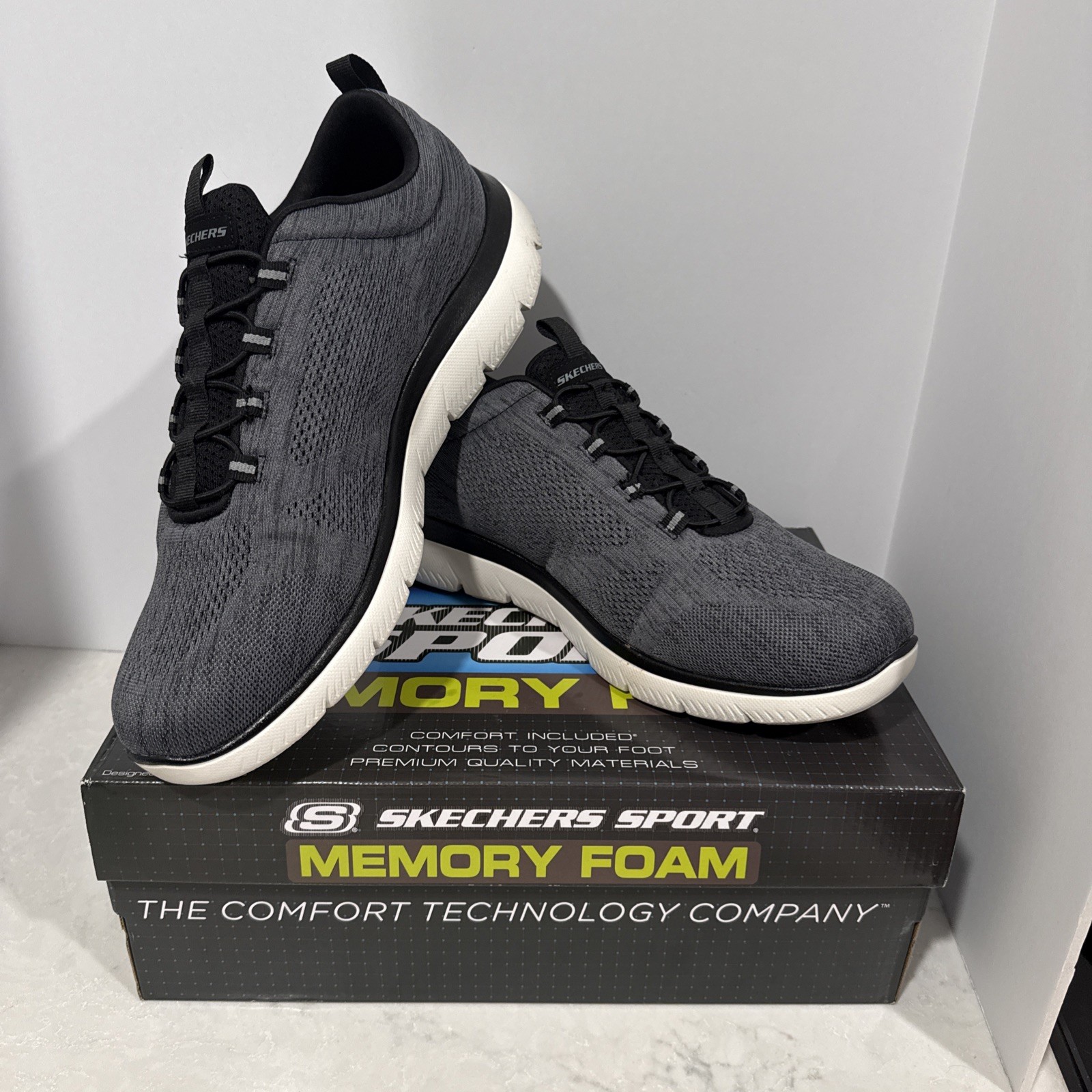 Skechers Spot Hands Free Slip-Ins Mens Memory Foam Shoes Size 13 Wide. Worn Once