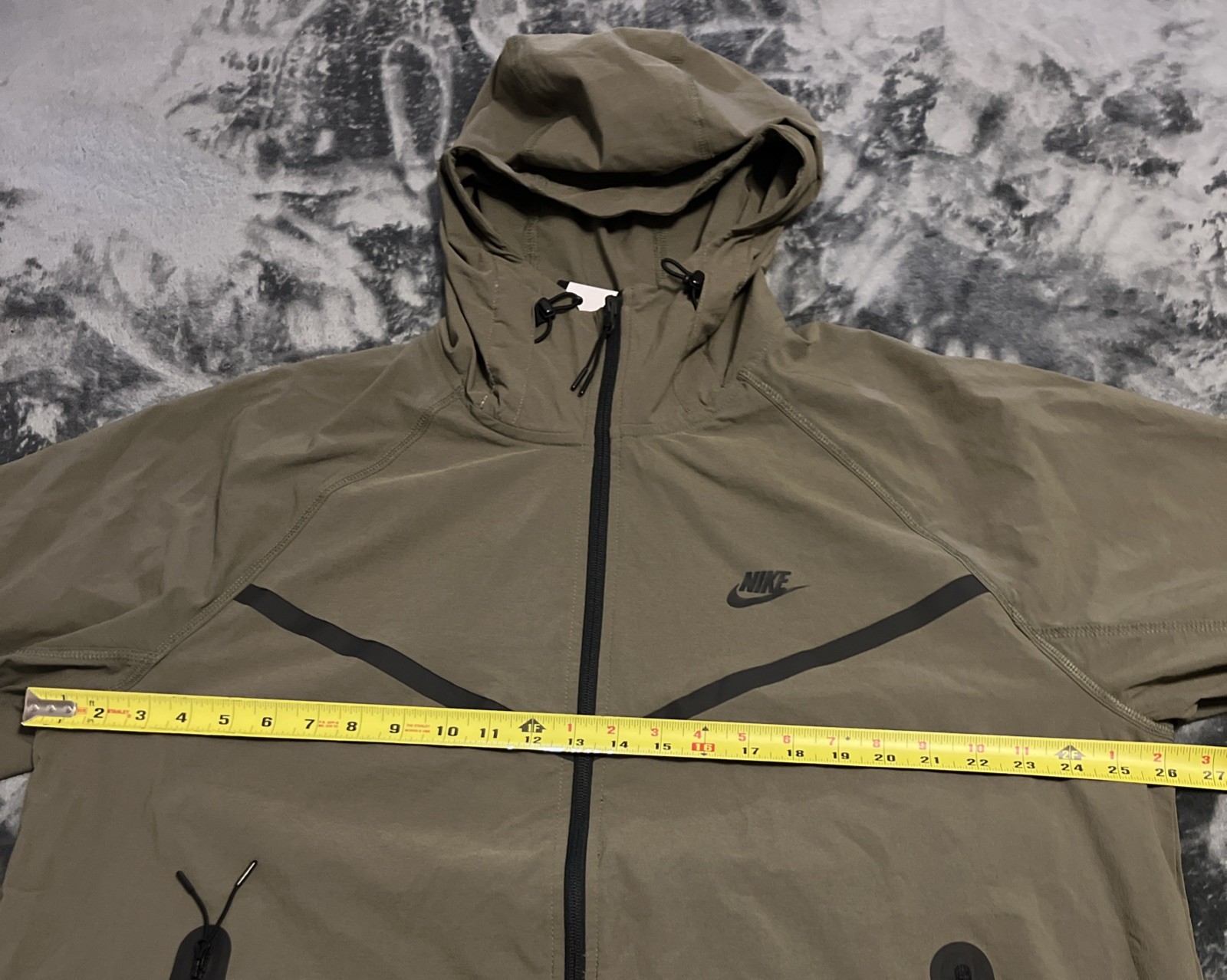 LARGE Nike Tech Men’s Woven Jacket (Medium Olive/Medium Olive/Black)