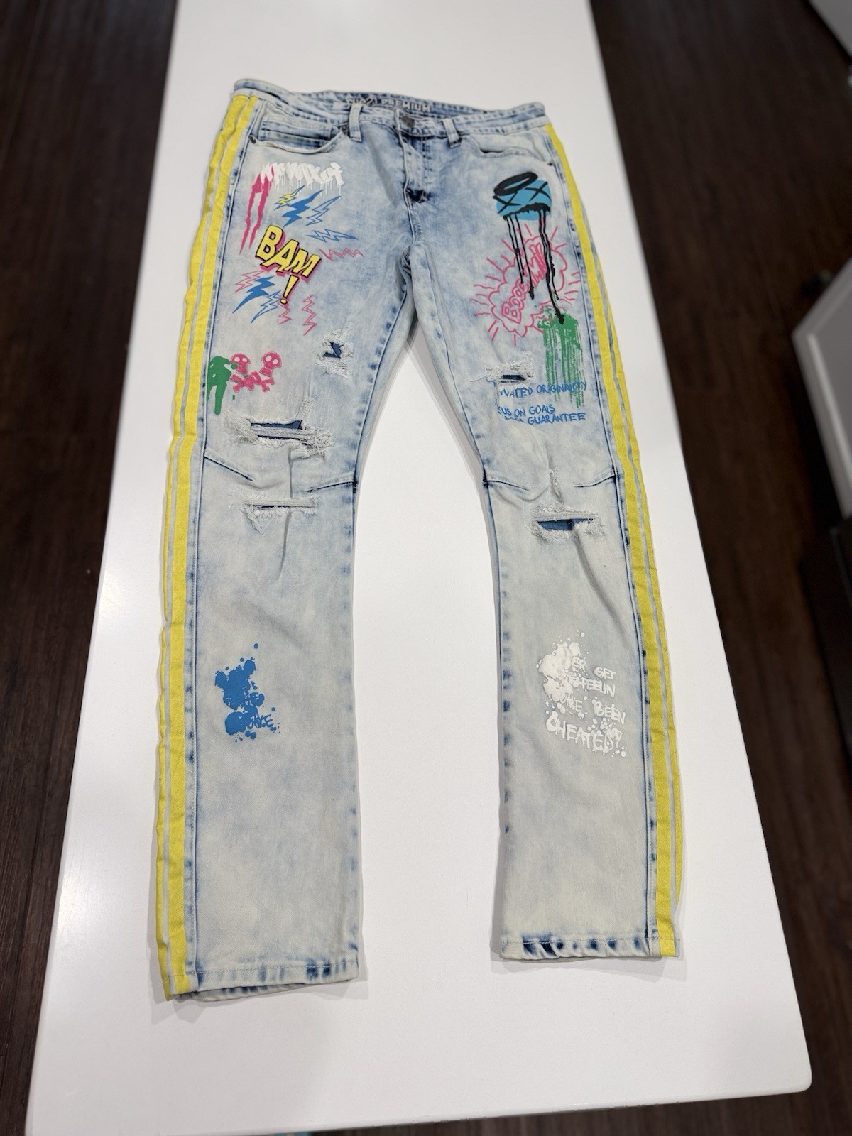rue21 premium Men’s Skinny Light Wash Stretch Distressed Graphic Denim Jeans