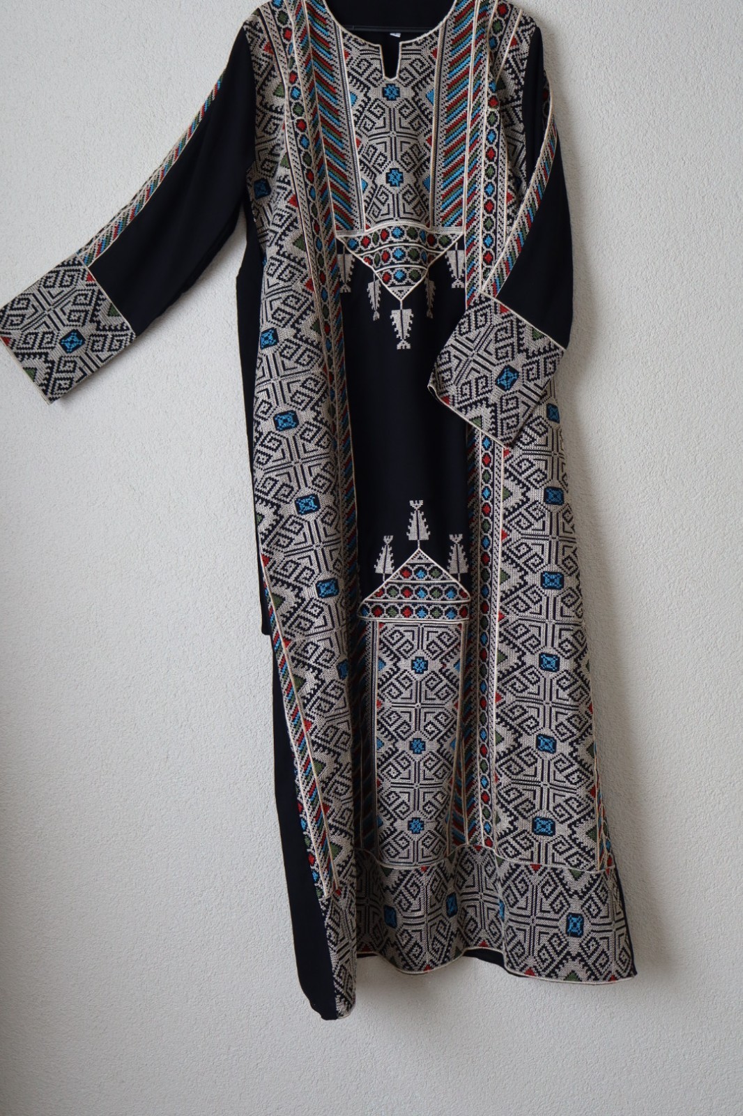 Traditional Palestinian / Jordanian Embroidered Thobe Kaftan Dress Black-LAYALI
