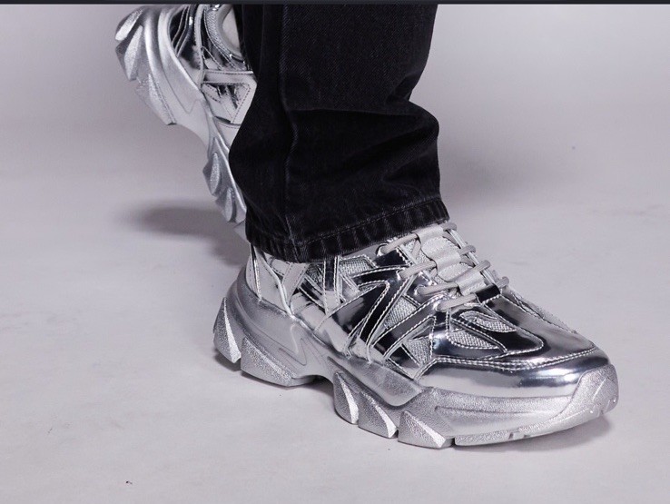 ASOS Design Men’s Metallic Silver Synthetic Leather Mesh Chunky Sneaker Size 9