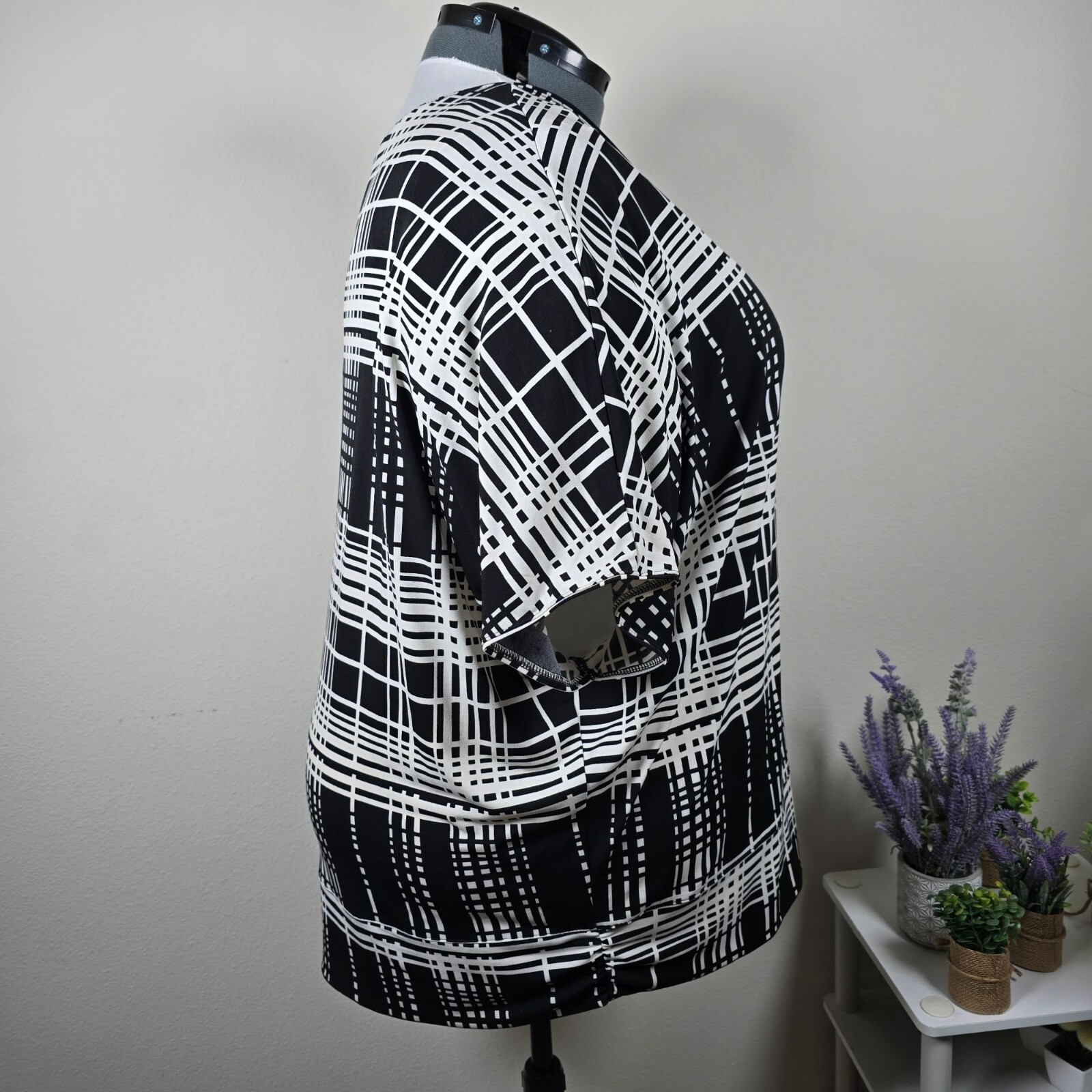 V-Neck Black and White Plaid Blouse 26/28 (EUC)