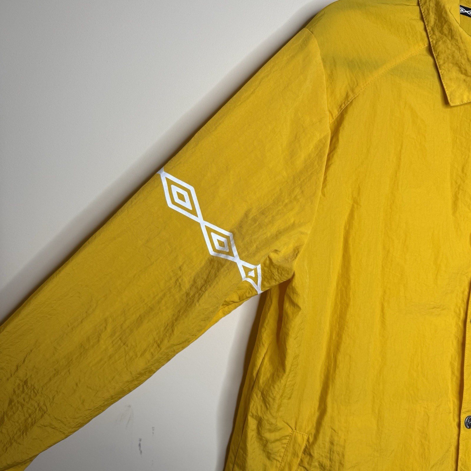 Umbro Premier Jacket Men’s Medium Goldenrod Yellow Windbreaker Coach Soccer