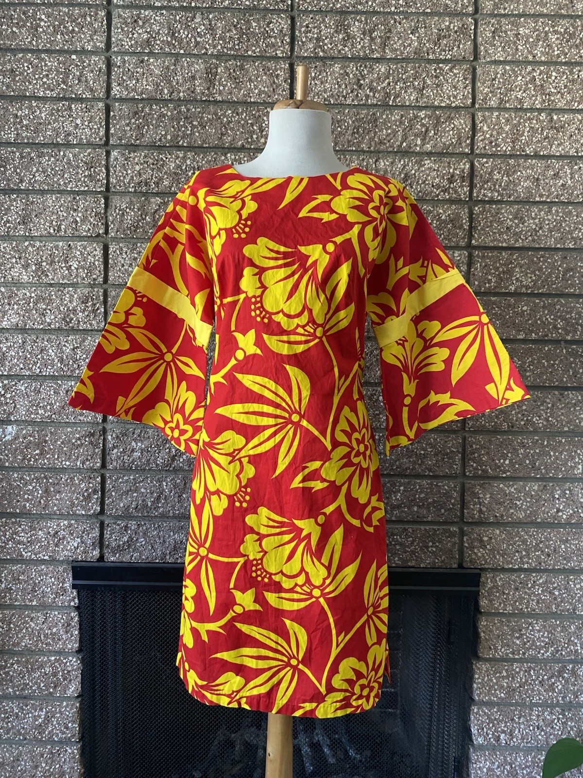 Vintage 1960s Homemade Tiki Oasis Hawaiian Dress Bell Sleeves Red Yellow Small