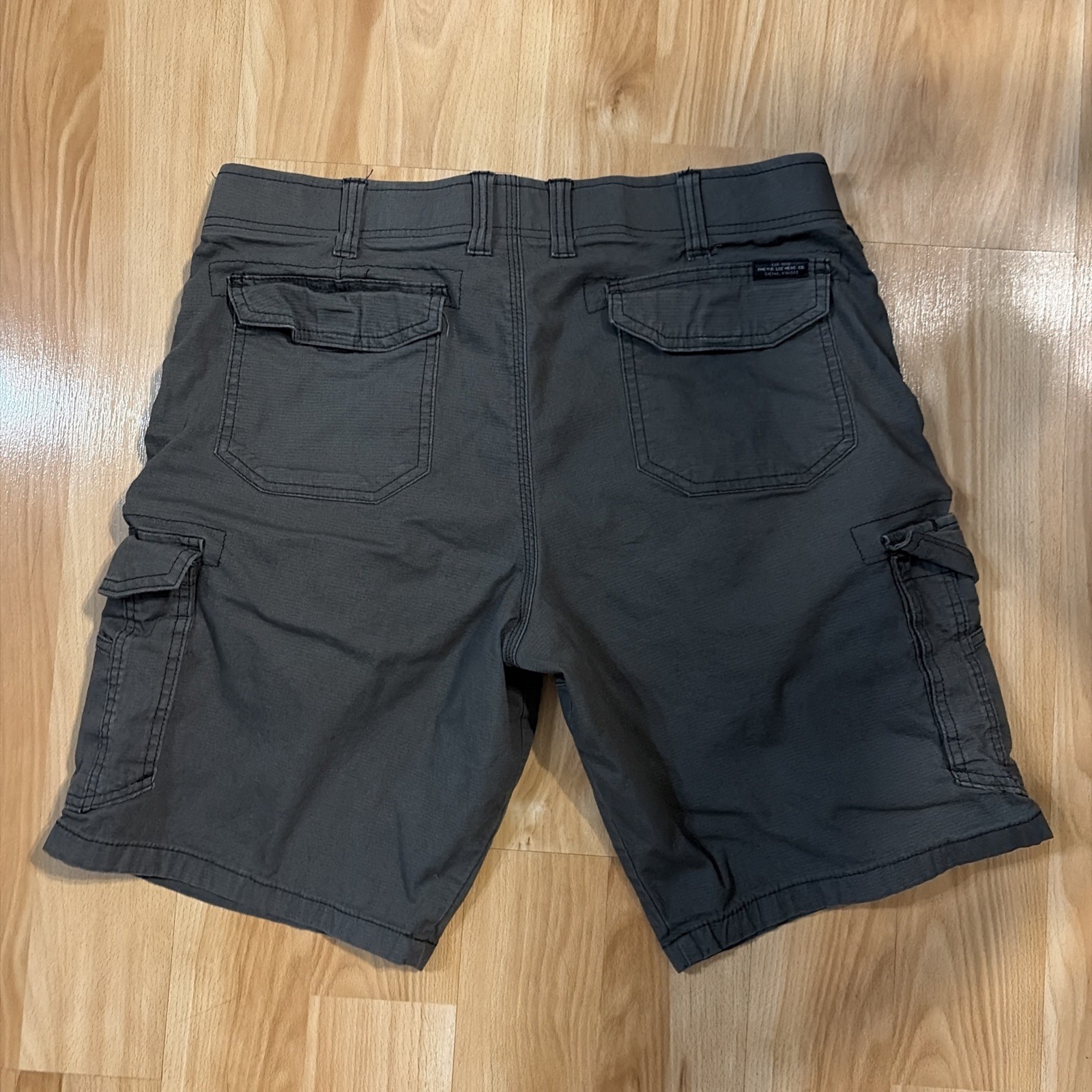Lee Extreme Motion Mens Cargo Shorts 34 Gray Stretch Utility Pockets 6