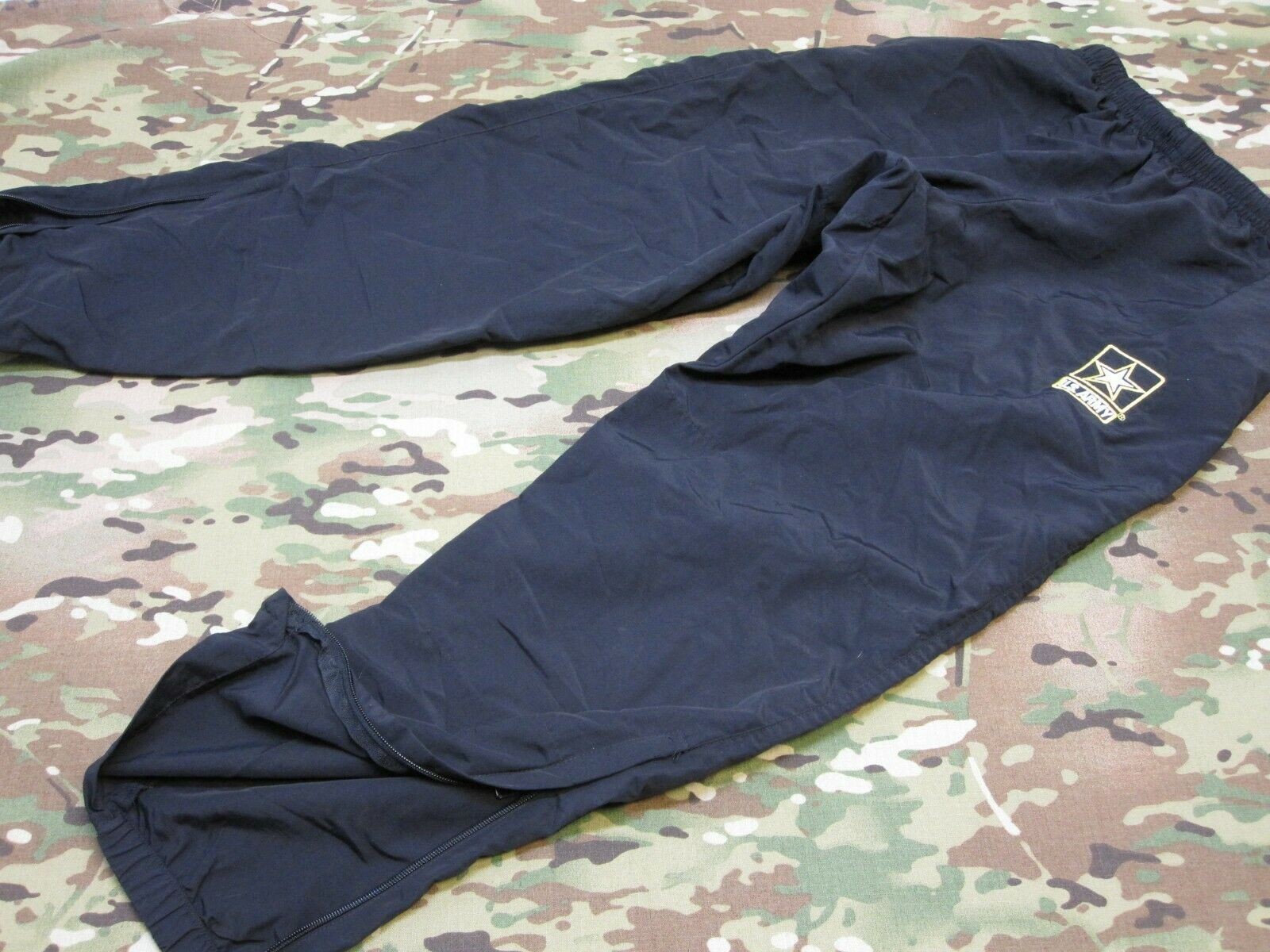 US ARMY LOGO BLACK YELLOW/GOLD PT PANTS COLD WEATHER BOTTOMS PTs TROUSER (Used)