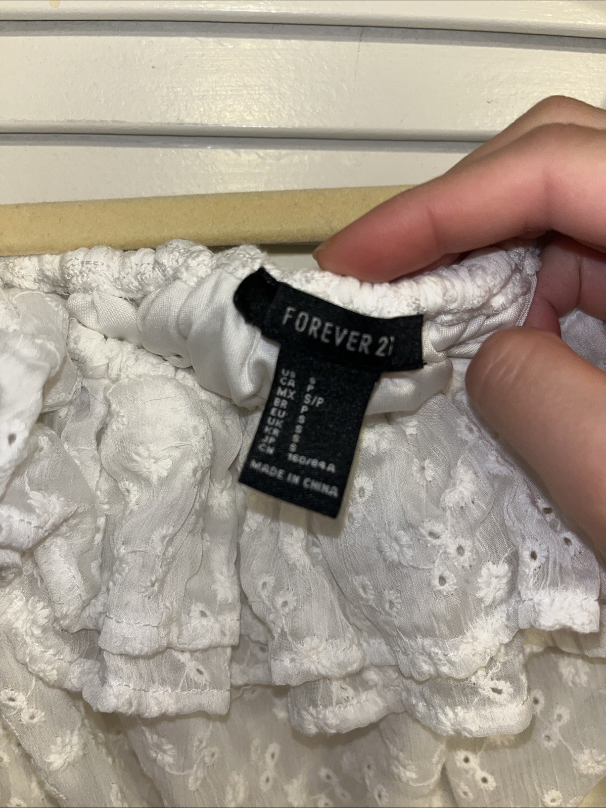 Forever 21 White Eyelet Ruffle Crop Top Size XS