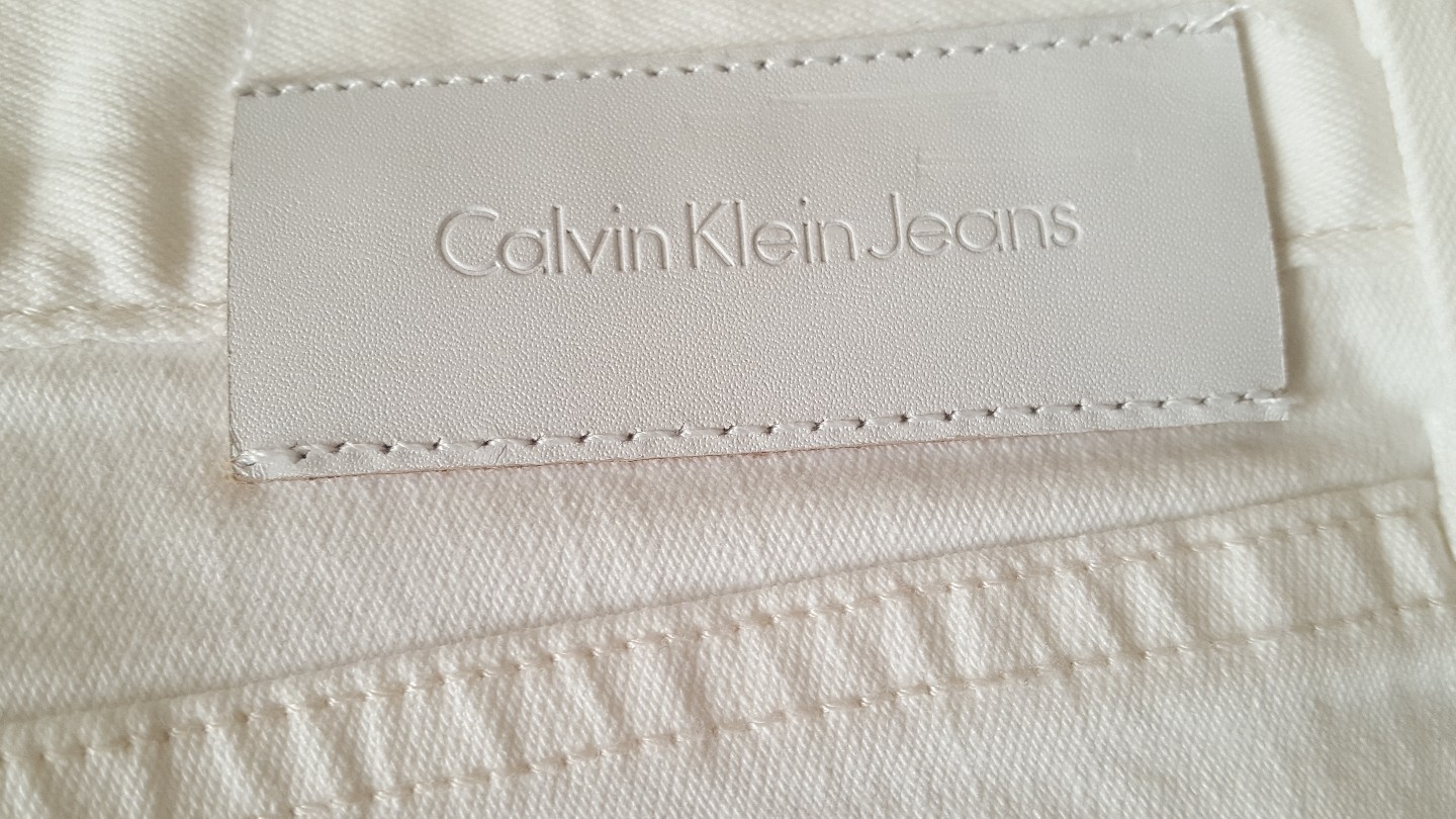 Calvin Klein Cropped Boyfriend Jeans White Size 33 New R027