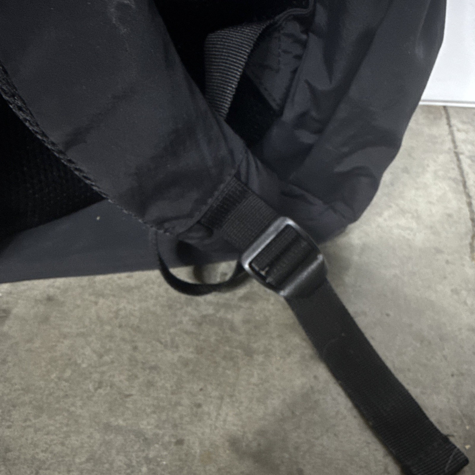 BAGSMART puffy travel backpack – black