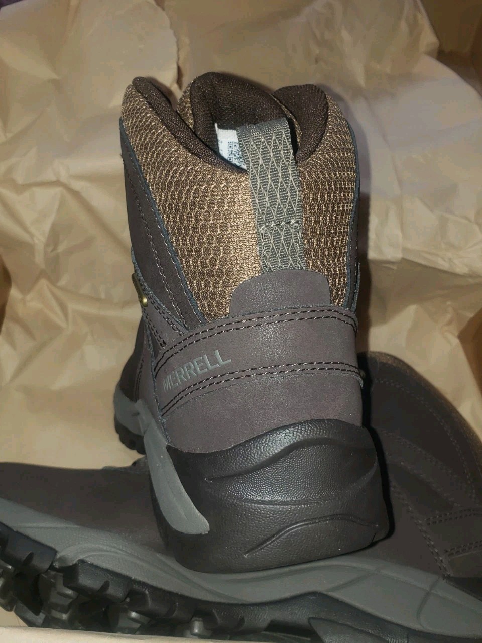 NEW Men’s (CHOOSE SZ) MERRELL Vego Mid LEATHER J311539C Waterproof Hiking Boots