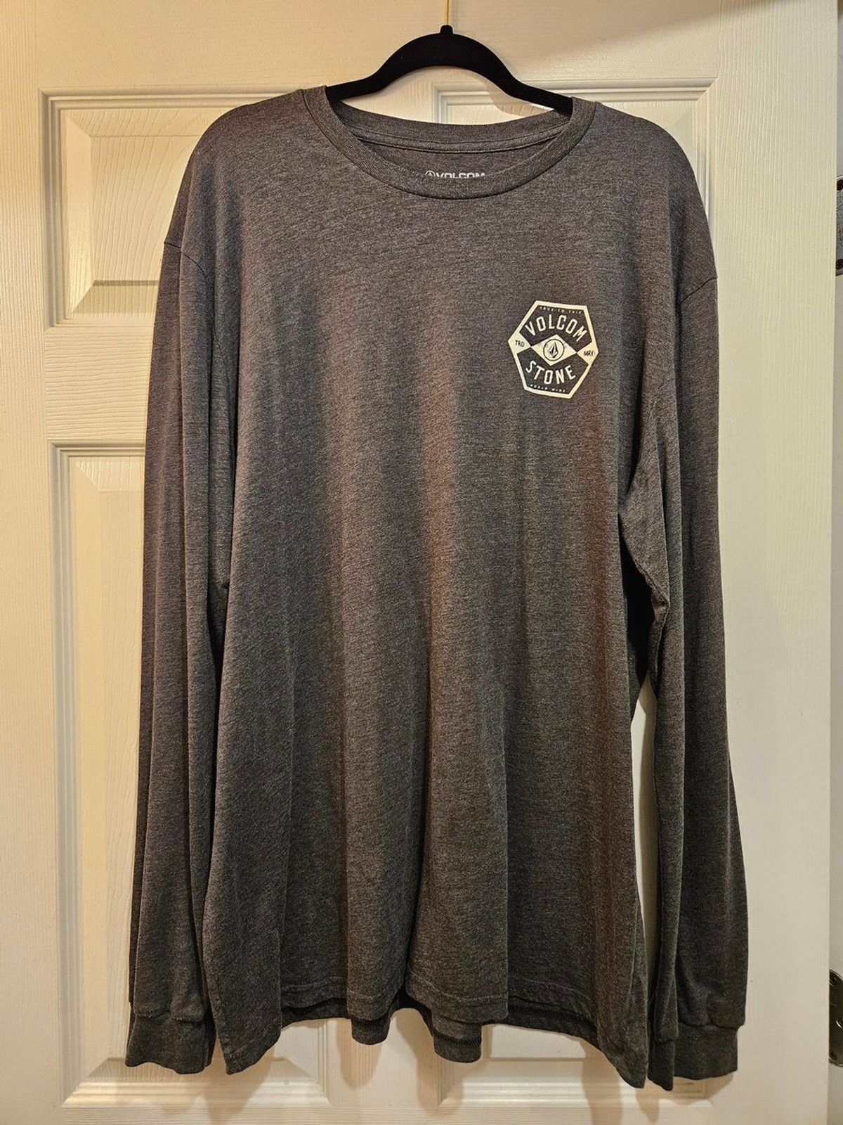 Volcom Men’s Long Sleeve Tee – Charcoal Gray with White Logo