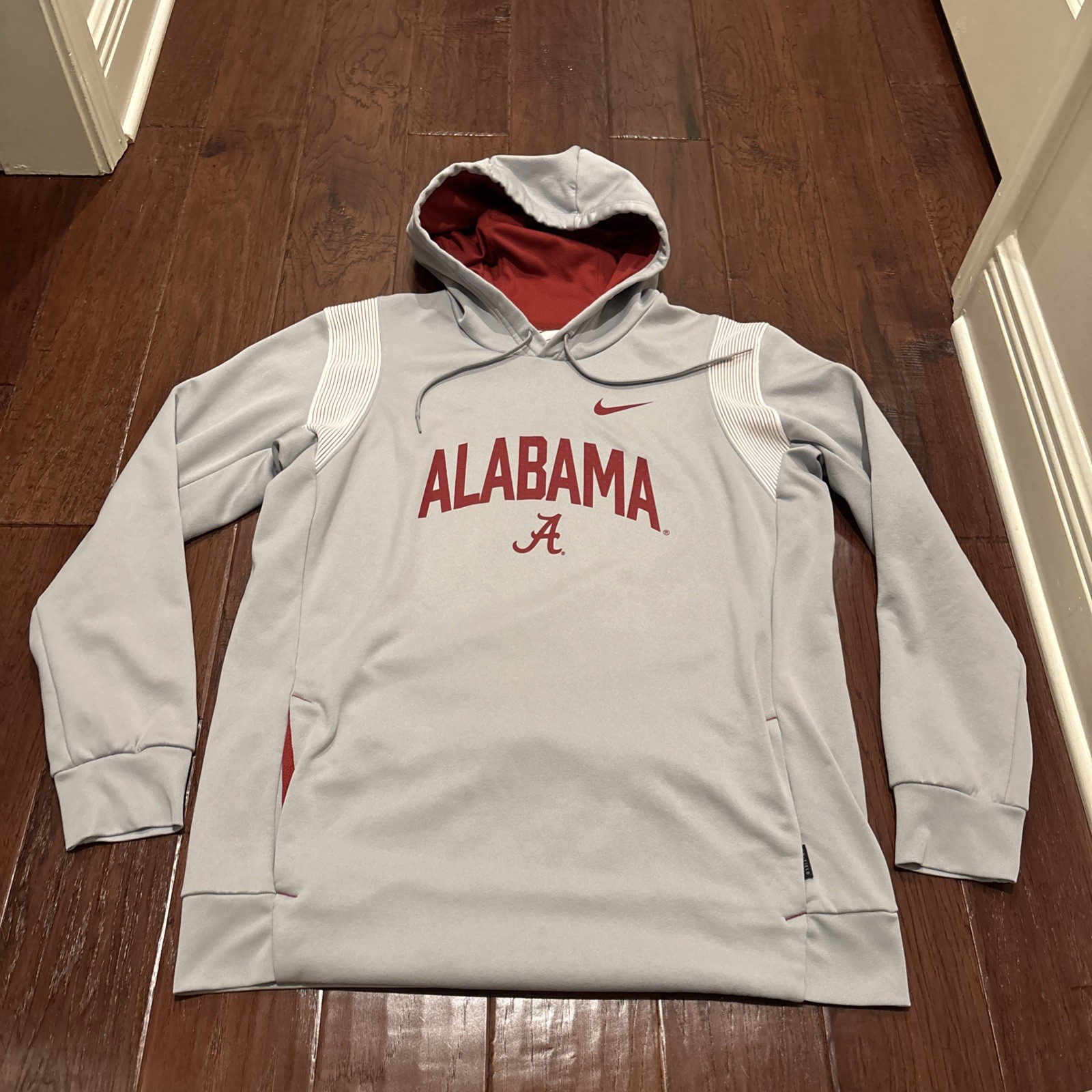 Alabama Crimson Tide Hoodie Size Large, Gray Nike Therma Fit College Football