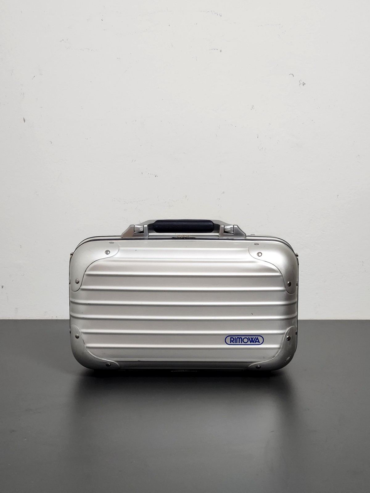 Genuine RIMOWA Silver Integral PICCOLO Mini Case/Handbag – (pre-LVMH) FULL SET!