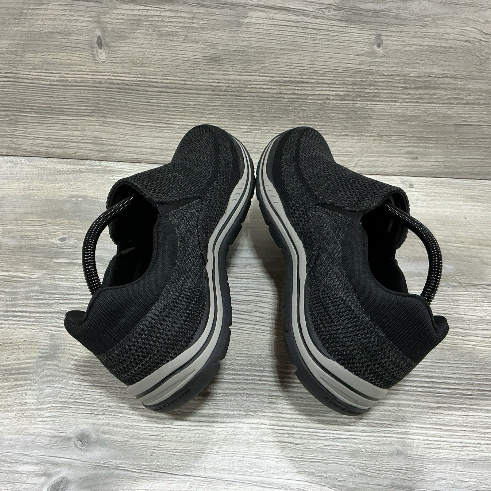 Skechers Relaxed Fit Arago Shoes Mens Size 9.5 Black Grey Fabric Slip On 204000