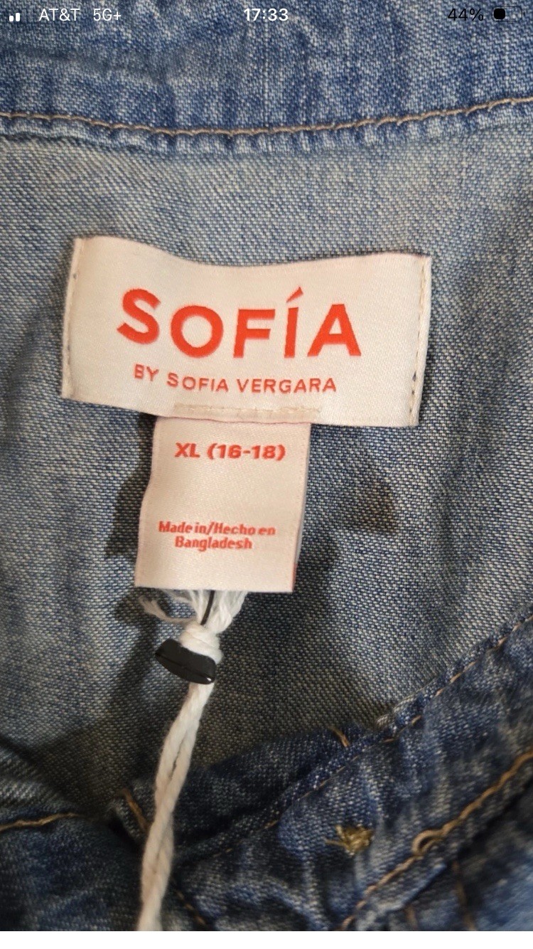 Sofia by Sofia Vergara long-sleeve light wash denim western-style shirt XL