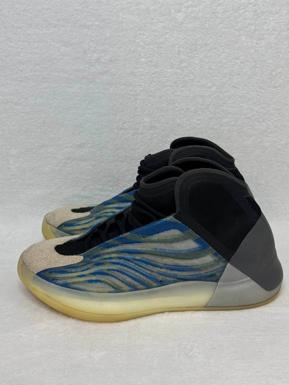 Size 10 – adidas Yeezy Quantum Frozen Blue Black Grey Suede Leather (GZ8872)