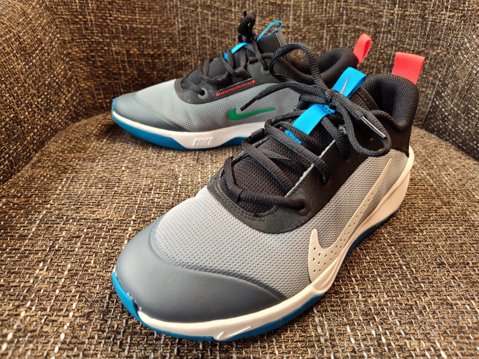Nike Omni Multi-Court Low Cool Gray Blue Lightning Size 7Y – DM9027-006