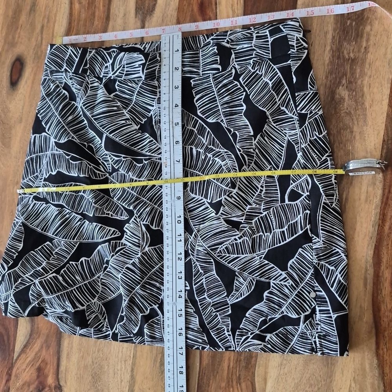 Rafaella Comfort, Abstract Leaves Print, Stretchy Skort